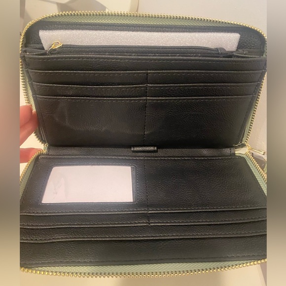 Steve Madden Mint Green Large Wallet - Picture 4 of 5